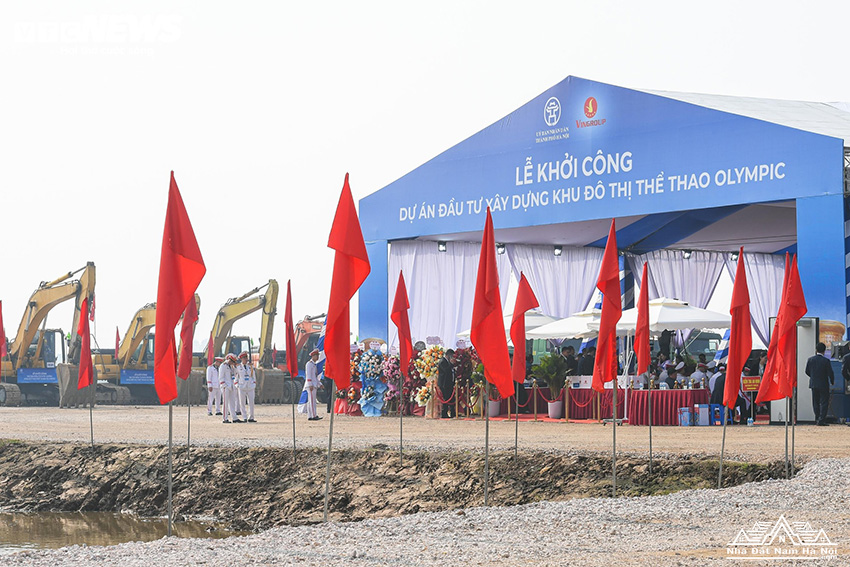 Hiện trạng dự án khu đô thị Olympic hơn 925.000 tỷ tại Hà Nội; Hiện trạng dự án khu liên hợp thể thao Olympic hơn 925.000 tỷ tại Hà Nội; tiến độ thực hiện dự án khu đô thị Olympic hơn 925.000 tỷ tại Hà Nội; tiến độ thực hiện khu liên hợp thể thao Olympic hơn 925.000 tỷ tại Hà Nội;Hà Nội duyệt quy hoạch chi tiết 1/500 khu khu đô thị thể thao Olympic của Vingroup; Chủ đầu tư dự án khu đô thị thể thao Olympic; Các phân khu chi tiết khu đô thị thể thao Olympic; Vị trí khu đô thị thể thao Olympic; Phân khu A khu đô thị thể thao Olympic; Phân khu B khu đô thị thể thao Olympic; Phân khu C khu đô thị thể thao Olympic; Phân khu D khu đô thị thể thao Olympic;